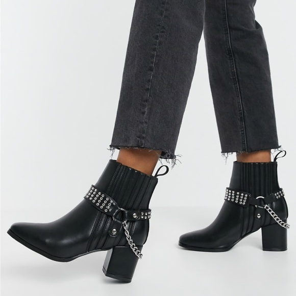 Lamoda SZ 7, square toe harness black boots . - Picture 2 of 14